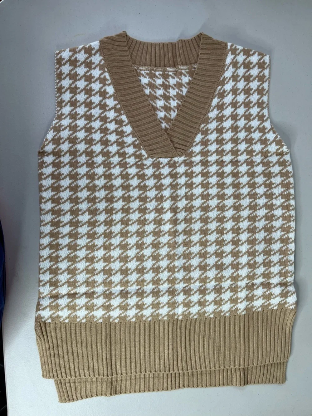 Women's Oversized Houndstooth V-Neck Sweater Vest - Camel/White - Picture 9 of 10